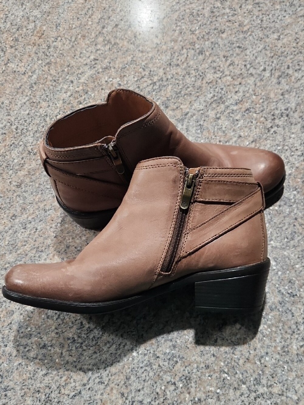 Bussola Taupe Leather Ankle Zip Booties | Size 8.5 | Comfort & Style - Picture 5 of 12